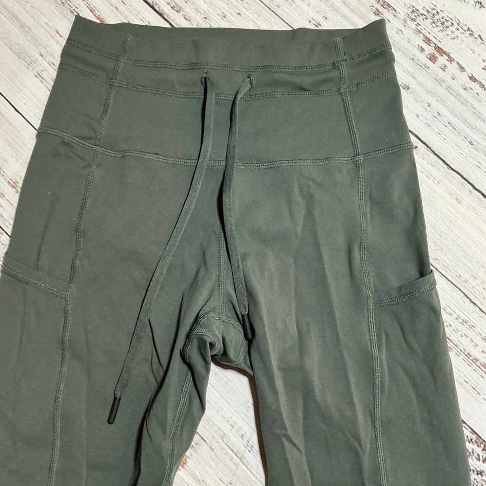 ZYIA Active army green leggings with drawstring. Size 0 - Picture 4 of 10